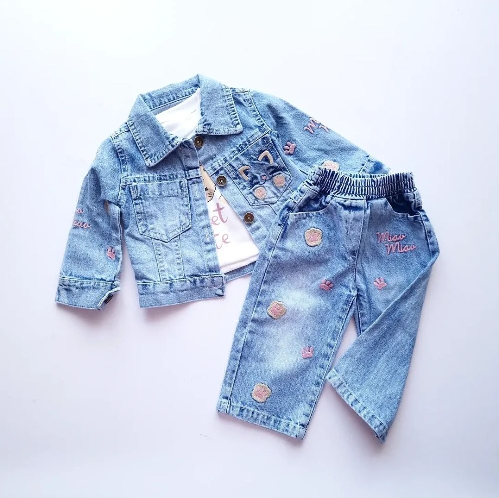 Джинсовий костюм з Кицею